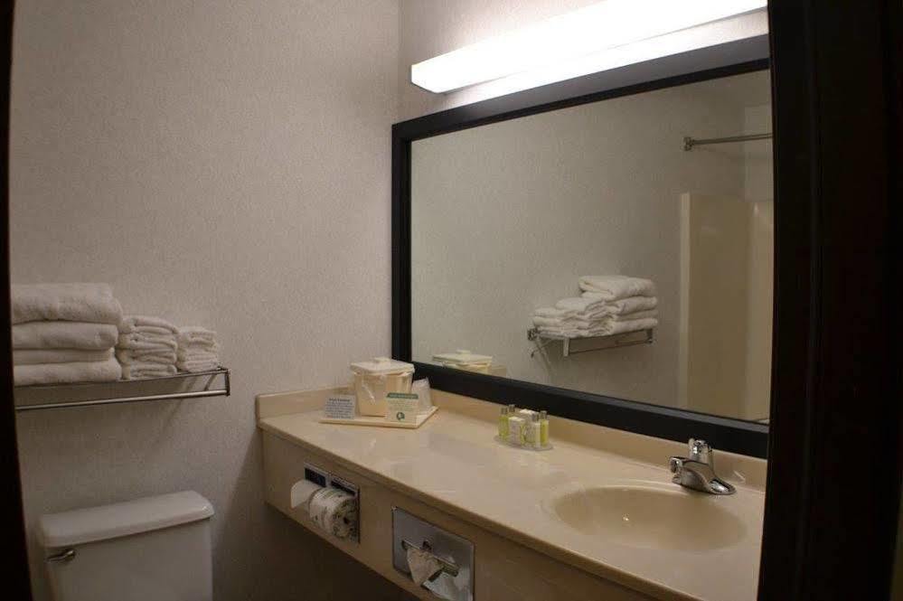 Dunes Express Inn And Suites Hart Ngoại thất bức ảnh